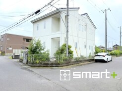 ～綺麗にお使いの外観～
・外観も綺麗にお使いなので、築年数を感じさせない見た目となっております。
・外壁や屋根のリフォームなどをお考えの方もお気軽にご相談くださいませ。
