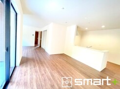 ～ナチュラルな色彩のＬＤＫ～
・自然な風合いの色味で纏められたＬＤＫは家具のコーディネートもしやすくなっております。
・どんなインテリアにするか、考えるだけでも楽しくなりますね。
