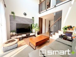 ～余裕の空間が広がるＬＤＫ～
・26帖あるＬＤＫはご家族団らんのお時間を余裕の広さで演出してくれます。
・ご内覧の際は家具の配置などもイメージしながらご覧くださいませ。
