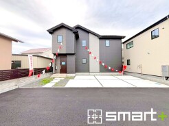 ～モダンな印象を与える外観～
・シックな色彩の２トーンカラーを採用する事でモダンでお洒落な印象の外観となっております。
・毎日家に帰ってくることが誇らしくなる高級感のある仕様。
