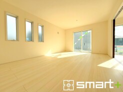 ～ナチュラルな色彩のＬＤＫ～
・自然な風合いの色味で纏められたＬＤＫは家具のコーディネートもしやすくなっております。
・どんなインテリアにするか、考えるだけでも楽しくなりますね。
