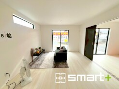 ～ナチュラルな色彩のＬＤＫ～
・自然な風合いの色味で纏められたＬＤＫは家具のコーディネートもしやすくなっております。
・どんなインテリアにするか、考えるだけでも楽しくなりますね。
（4号棟）