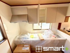 ～リビングを有効活用～
・キッチンは対面式ではなく壁側にございますので、お部屋の中の空間を有効活用できます。
・現地ではぜひ家具の配置などもイメージしながらご見学くださいませ。
