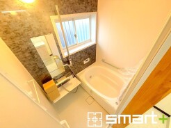 ～１日の疲れを癒す浴室～
・窓も付いており、換気がしやすいです。
・シャワーヘッドのみの交換などもお勧めしております。
