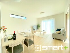 ～ナチュラルな色彩のＬＤＫ～
・自然な風合いの色味で纏められたＬＤＫは家具のコーディネートもしやすくなっております。
・どんなインテリアにするか、考えるだけでも楽しくなりますね。
