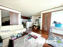 ～余裕の空間が広がるＬＤＫ～
・16帖あるＬＤＫはご家族団らんのお時間を余裕の広さで演出してくれます。
・ご内覧の際は家具の配置などもイメージしながらご覧くださいませ。
