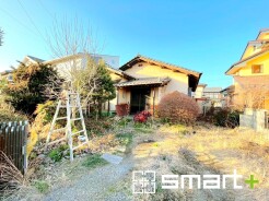 ～お庭もある余裕の敷地～
・広々した敷地にはお庭もご用意。お庭があるだけで余裕を感じますね。
・防草シートや人工芝の敷設などのオプションもお気軽にご相談くださいませ。

