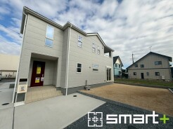 ～優しい印象の外観～
・環境にも馴染みやすく汚れもあまり目立たない淡い色味の外観は、落ち着いた雰囲気を醸し出してくれますね。
・ナチュラルな色調が優しい印象を与えてくれます。
