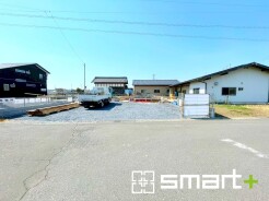 ～完成物件もご案内可能～
・ご案内時には実際の立地に加え、同メーカー・同仕様の完成物件もご案内可能です。
・ぜひ現地と建物をご覧いただき、具体的にイメージしてみてくださいませ。
(１号棟)