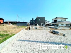 ～ご家族を守る「耐震等級３」～
・住宅性能評価において「耐震等級３」を取得。地震に強い家であることが証明されております。
・倒壊の恐れが低くなりますので、地震保険が半額になるメリットも。
(１号棟)