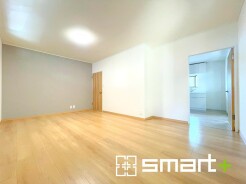 ～ナチュラルな色彩のＬＤＫ～
・自然な風合いの色味で纏められたＬＤＫは家具のコーディネートもしやすくなっております。
・どんなインテリアにするか、考えるだけでも楽しくなりますね。
