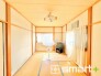 ～「和みの部屋」和室をご用意～
・ゴロンと寝転がったり、お子様のいるご家庭ではお子様を寝かしつけたり、などご活用いただける和室をご用意。
・やはり畳の香りは心が落ち着きますね。
