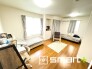 ～２面採光の明るいお部屋～
・洋室は２面採光とする事で穏やかな陽の入る明るい空間となっております。
・くつろぎのプライベート時間を明るい空間で穏やかにお過ごしいただけます。
