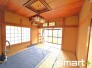 ～２面採光の明るいお部屋～
・和室は２面採光とする事で穏やかな陽の入る明るい空間となっております。
・くつろぎのプライベート時間を明るい空間で穏やかにお過ごしいただけます。
