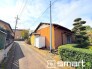 ～閑静な住宅街の立地～
・周辺は閑静な住宅街となっておりますので、静かな暮らしをご実現いただけます。
・前面道路の交通量も多くないので、小さなお子様がいるご家庭でもご安心ですね。
