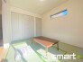 ～「和みの部屋」和室をご用意～
・ゴロンと寝転がったり、お子様のいるご家庭ではお子様を寝かしつけたり、などご活用いただける和室をご用意。
・やはり畳の香りは心が落ち着きますね。