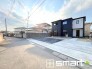 ～閑静な住宅街の立地～
・周辺は閑静な住宅街となっておりますので、静かな暮らしをご実現いただけます。
・前面道路の交通量も多くないので、小さなお子様がいるご家庭でもご安心ですね。
