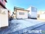 ～閑静な住宅街の立地～
・周辺は閑静な住宅街となっておりますので、静かな暮らしをご実現いただけます。
・前面道路の交通量も多くないので、小さなお子様がいるご家庭でもご安心ですね。

