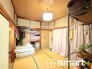 ～収納豊富な洋室～
・各居室に備え付けの収納をご用意。タンスなどを置く場合と比べ出っ張らないので部屋の中を有効のご活用いただけます。
・収納の広さなどぜひ現地でご確認くださいませ。
