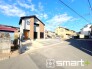 ～十分な広さのある前面道路～
・前面道路は約6.3ｍございますので、お車でのすれ違いも楽々で余計なストレスがかかりません。
・日々お車での移動が多い方には大切なポイントですね。
