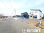 ～十分な広さのある前面道路～
・前面道路は約6.3ｍございますので、お車でのすれ違いも楽々で余計なストレスがかかりません。
・日々お車での移動が多い方には大切なポイントですね。

