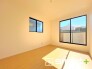 ～２面採光の明るいお部屋～
・洋室は２面採光とする事で穏やかな陽の入る明るい空間となっております。
・くつろぎのプライベート時間を明るい空間で穏やかにお過ごしいただけます。
