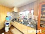 ～リビングを有効活用～
・キッチンは対面式ではなく壁側にございますので、お部屋の中の空間を有効活用できます。
・現地ではぜひ家具の配置などもイメージしながらご見学くださいませ。
