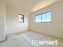 ～２面採光の明るいお部屋～
・洋室は２面採光とする事で穏やかな陽の入る明るい空間となっております。
・くつろぎのプライベート時間を明るい空間で穏やかにお過ごしいただけます。
