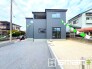 ～お庭もある余裕の敷地～
・広々した敷地にはお庭もご用意。お庭があるだけで余裕を感じますね。
・防草シートや人工芝の敷設などのオプションもお気軽にご相談くださいませ。
