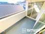 ～屋根付きのバルコニー～
・バルコニーは屋根付きなので急な雨でも安心です。
・奥行きもあるので洗濯物が干しやすいのも嬉しいポイントですね。
