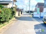 ～十分な広さのある前面道路～
・前面道路は約4ｍございますので、お車でのすれ違いも可能で余計なストレスがかかりません。
・日々お車での移動が多い方には大切なポイントですね。
