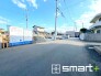 ～十分な広さのある前面道路～
・前面道路は約4ｍございますので、お車でのすれ違いも可能で余計なストレスがかかりません。
・日々お車での移動が多い方には大切なポイントですね。

