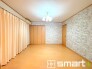 ～収納豊富な洋室～
・各居室に備え付けの収納をご用意。タンスなどを置く場合と比べ出っ張らないので部屋の中を有効のご活用いただけます。
・収納の広さなどぜひ現地でご確認くださいませ。
