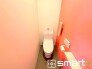 ～やはり便利なタンク式トイレ～
・最近はタンクレストイレもございますが、タンク式の場合は停電時もお水を流すことが可能。
・故障時なども比較的費用が安くなるなど、メリットが多くなります。
