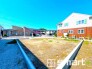 1号棟 ～閑静な住宅街の立地～
・周辺は閑静な住宅街となっておりますので、静かな暮らしをご実現いただけます。
・前面道路の交通量も多くないので、小さなお子様がいるご家庭でもご安心ですね。
