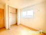 ～２面採光の明るいお部屋～
・洋室は２面採光とする事で穏やかな陽の入る明るい空間となっております。
・くつろぎのプライベート時間を明るい空間で穏やかにお過ごしいただけます。
