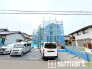 ～閑静な住宅街の立地～
・周辺は閑静な住宅街となっておりますので、静かな暮らしをご実現いただけます。
・前面道路の交通量も多くないので、小さなお子様がいるご家庭でもご安心ですね。
