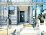2号棟 ～お住まいの顔「玄関」～
・毎日お出かけの際もご帰宅の際も通る玄関。
・ドアの交換や鍵の交換・追加などもお気軽にご相談くださいませ。
