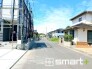 2号棟 ～閑静な住宅街の立地～
・周辺は閑静な住宅街となっておりますので、静かな暮らしをご実現いただけます。
・前面道路の交通量も多くないので、小さなお子様がいるご家庭でもご安心ですね。
