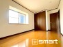 ～２面採光の明るいお部屋～
・洋室は２面採光とする事で穏やかな陽の入る明るい空間となっております。
・くつろぎのプライベート時間を明るい空間で穏やかにお過ごしいただけます。
