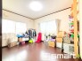 ～２面採光の明るいお部屋～
・洋室は２面採光とする事で穏やかな陽の入る明るい空間となっております。
・くつろぎのプライベート時間を明るい空間で穏やかにお過ごしいただけます。
