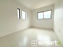 ～２面採光の明るいお部屋～
・洋室は２面採光とする事で穏やかな陽の入る明るい空間となっております。
・くつろぎのプライベート時間を明るい空間で穏やかにお過ごしいただけます。
