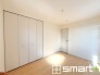 ～収納豊富な洋室～
・各居室に備え付けの収納をご用意。タンスなどを置く場合と比べ出っ張らないので部屋の中を有効のご活用いただけます。
・収納の広さなどぜひ現地でご確認くださいませ。
