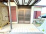 ～お住まいの顔「玄関」～
・毎日お出かけの際もご帰宅の際も通る玄関。
・ドアの交換や鍵の交換・追加などもお気軽にご相談くださいませ。
