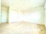 ～２面採光の明るいお部屋～
・洋室は２面採光とする事で穏やかな陽の入る明るい空間となっております。
・くつろぎのプライベート時間を明るい空間で穏やかにお過ごしいただけます。
