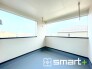～屋根付きのバルコニー～
・バルコニーは屋根付きなので急な雨でも安心です。
・奥行きもあるので洗濯物が干しやすいのも嬉しいポイントですね。
