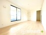 ～ウォークインクローゼットのあるお部屋～
・人気のウォークインクローゼットをご用意。季節物や趣味の道具などもスッキリと収納が可能です。
・最近流行りの収納術などもぜひご活用くださいませ。
