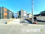 ～閑静な住宅街の立地～
・周辺は閑静な住宅街となっておりますので、静かな暮らしをご実現いただけます。
・前面道路の交通量も多くないので、小さなお子様がいるご家庭でもご安心ですね。
（２号棟）