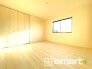 2号棟 ～２面採光の明るいお部屋～
・洋室は２面採光とする事で穏やかな陽の入る明るい空間となっております。
・くつろぎのプライベート時間を明るい空間で穏やかにお過ごしいただけます。

