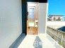 ～デザイン性に優れた玄関～
・モダンなデザインの玄関ドアを採用する事でお住まいの「顔」の印象が大きく変わります。
・毎日帰宅した際に嬉しくなる仕様です。
